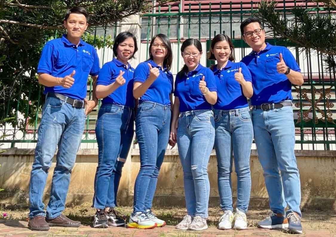 Zahonero international team in blue polo shirts